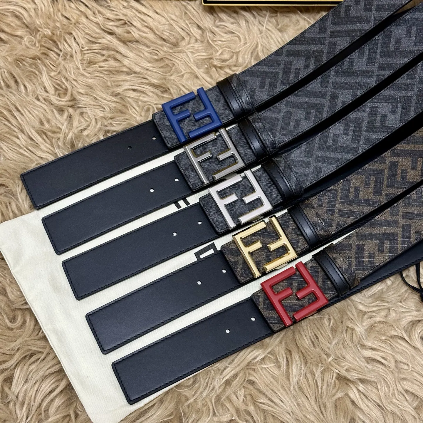 Fendi Cuoio Romano 4.0CM Reversible Belt with Double Loop for Men - Detail view 6