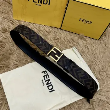 FENDI 芬迪 全套包装 专柜同款 宽4.0CM 双环正反用腰带 FF按钉搭扣 黑色Cuoio Romano皮革材质 反面面料带有烟草黄和黑色FF图案 四方金属饰面 时尚经典 百搭款