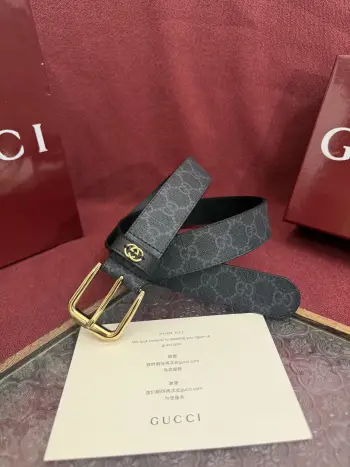 Gucci 款号 673921 92TIN 1000 表面材料是黑色定制PVC 宽度3.5cm 皮圈缝制立体GG五金配饰 方形简约针扣