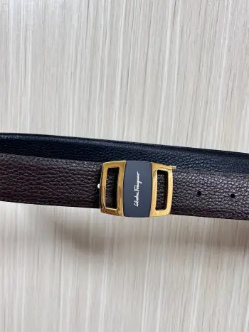 Ferragamo.菲拉格慕 全套包装 宽度3.5cm 高级定制款男士皮带 双面进口牛皮 可双面使用 自行选择搭配 真材实料 很有质感 时尚经典不失风范 搭配精品尾夹扣 长短可自行裁剪