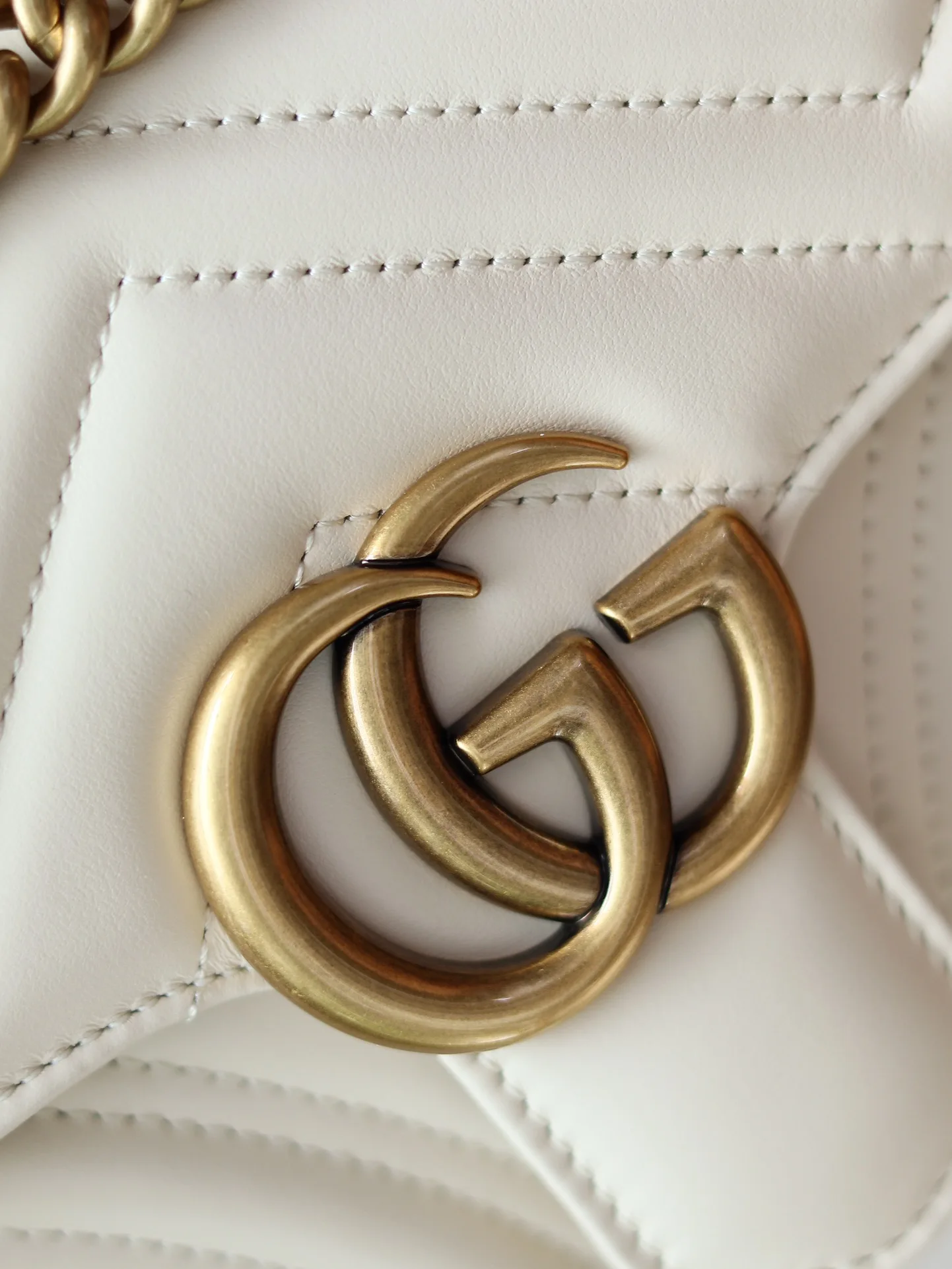 Gucci 446744 GG Marmont Chevron Chain Bag - Detail view 2