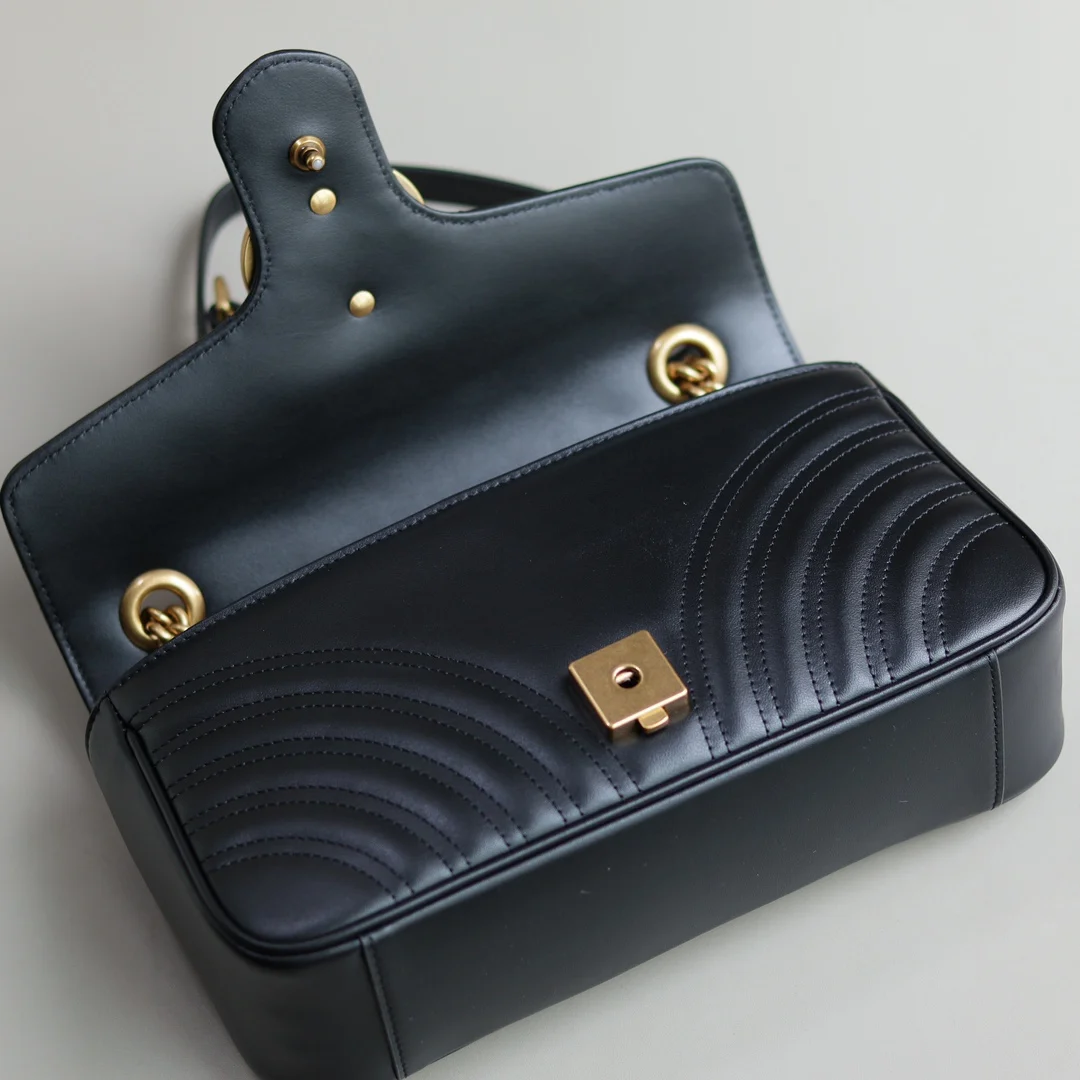 Gucci 443497 GG Marmont chevron chain bag - Detail view 6