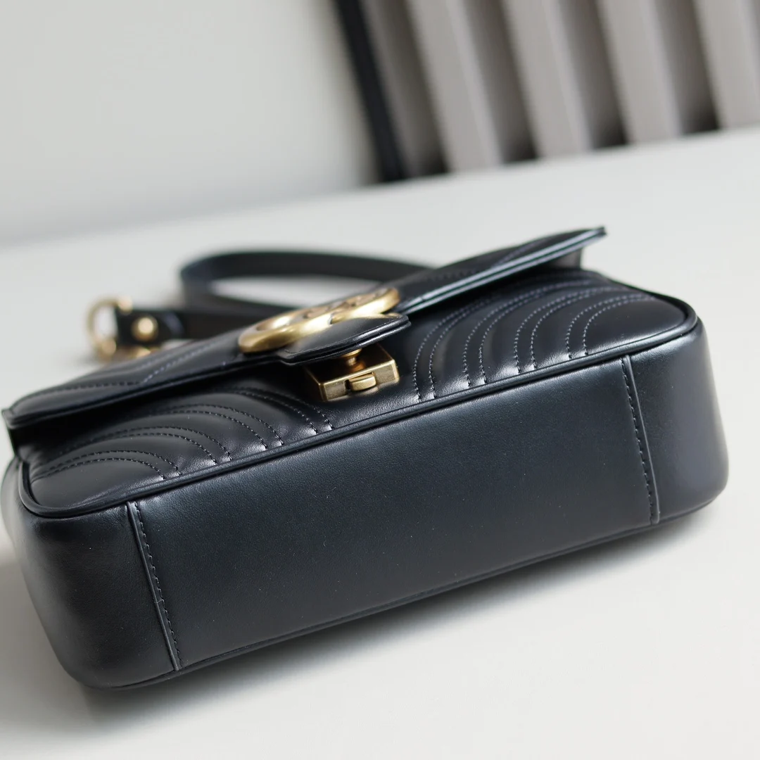 Gucci 446744 GG Marmont Chevron Chain Bag - Detail view 4