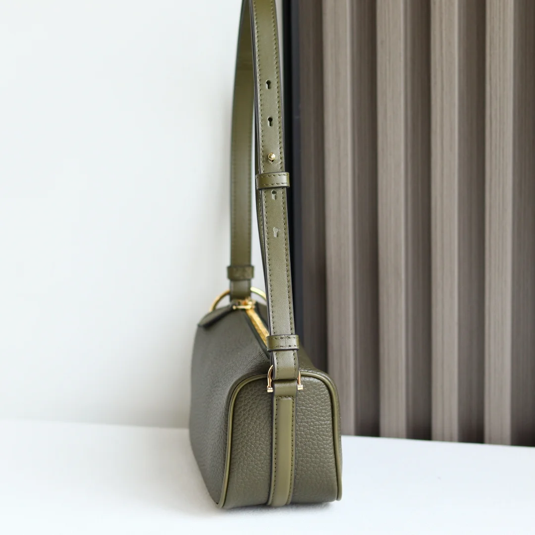 Gucci 860784 New Mini Handbag Women s Shoulder Bag - Detail view 3