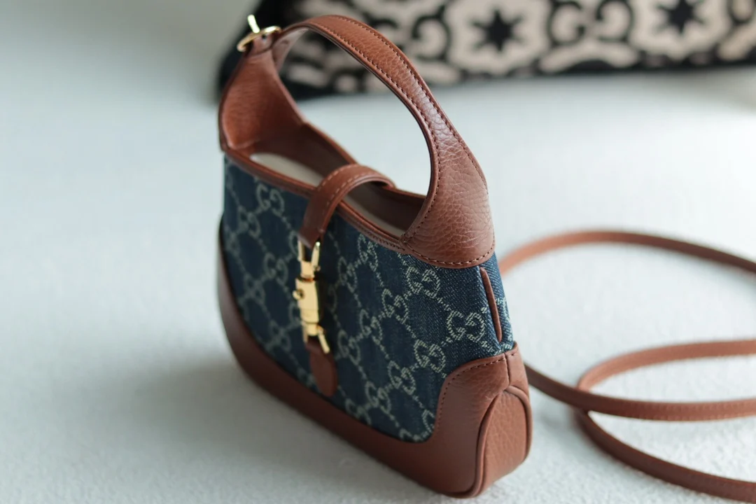 古奇637092 𝙂𝙐𝘾𝘾𝙄 𝘿𝙀𝙉𝙄𝙈丹宁系列腋下包19cm - 细节图 3