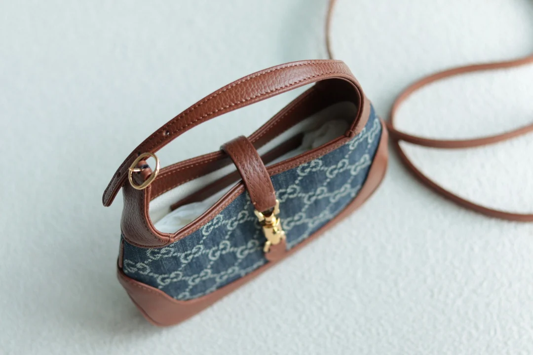 古奇637092 𝙂𝙐𝘾𝘾𝙄 𝘿𝙀𝙉𝙄𝙈丹宁系列腋下包19cm - 细节图 4