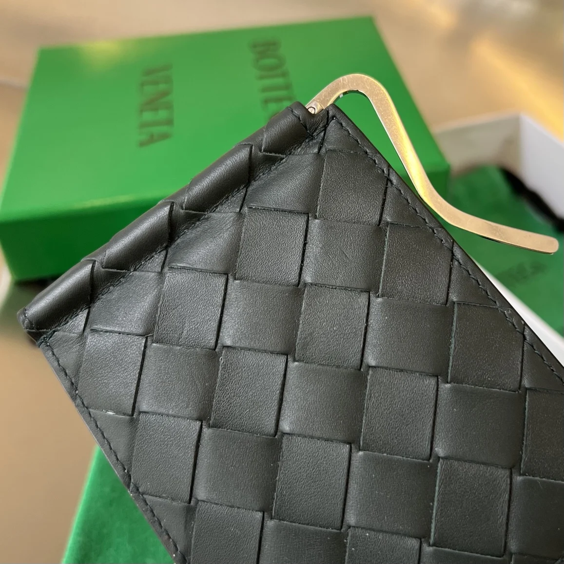 Bottega Veneta 592626 New Money Clip Wallet - Detail view 9