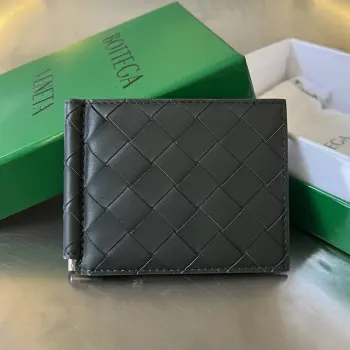 B家 新款美金夹592626不仅仅只是放美金还可以放卡片 驾驶证 银行卡 现金 轻松收纳了日常所有安全感 [OK]编织牛皮制成 质感柔软细腻 耐用耐磨 编织美金夹真是好看又实用 永远的经典不过时  尺寸 11.5x9x0.5