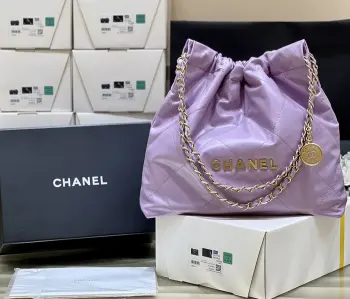 纯原  24p新颜色 22 bag中号正品 48100购入独家原厂方框小牛皮本季最火最值得入手的系列 它的名字叫22 bag 小香凡是以数字命名的都必火爆也一定会成为经典超级时尚和大气 非常好搭配 那就对啦背上就是顶流 中号编号AS3261尺寸39x42x8cm