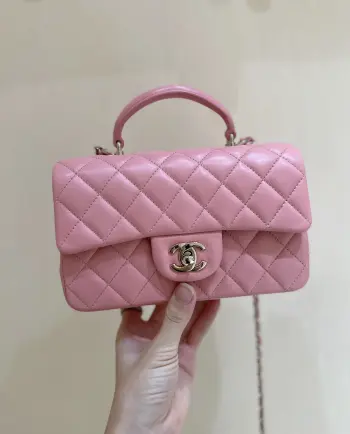 至尊版本   纯原厂手柄cf mini经典之cf mini handle23新版本是配香槟色五金新粉色经典中的天花板 超实用耐看皮料 欧洲原厂方框正品羊皮五金 意大利进口24k镀厚金五金货源稀少 经常容易断货整个包的手感与真品完美达成一致2431 尺寸20cm