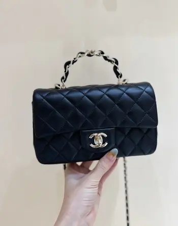 至尊版本   纯原厂手柄cf mini经典之cf mini handle23K新版本是金属手柄哦经典中的天花板 超实用耐看皮料 欧洲原厂方框正品羊皮五金 意大利进口24k镀厚金五金货源稀少 经常容易断货整个包的手感与真品完美达成一致AS2431  20*12*6cm 