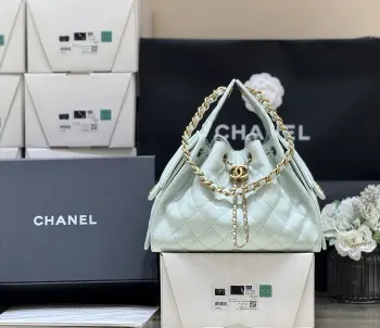 薄荷绿正品实拍25S 春夏系列  ZP 47800购入 Chane1 25s 25bag荔枝皮 小香已经给它取了专属的名字了25火爆程度无需多说走秀上推荐最多的包 真的非常经典实用容量很大 超级百搭 推荐 原厂正品haas荔枝小牛皮AS5293 30*26*14cm 
