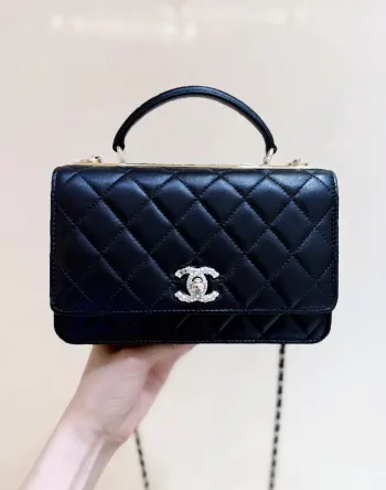25S 春夏系列  ZP 38000购入 Chane1 25s Trendy cc手柄WOC 全球限量版满钻cc 超贵气[666]WOC发财包是非常实用尺寸 手提也是非常好看还可以放下大手机[666]超级时尚和百搭 推荐 原厂正品GR小羊皮AP4323 12*19.3*3.5cm 