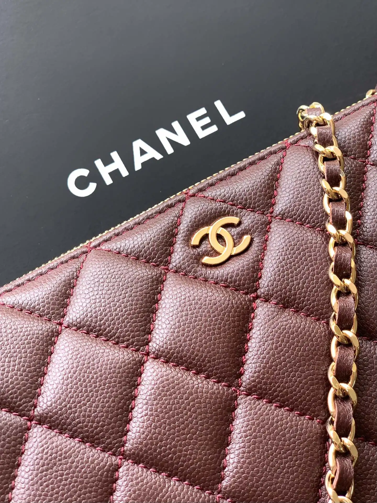 Chanel 25B Mahjong Bag Women s Crossbody Bag - Detail view 5