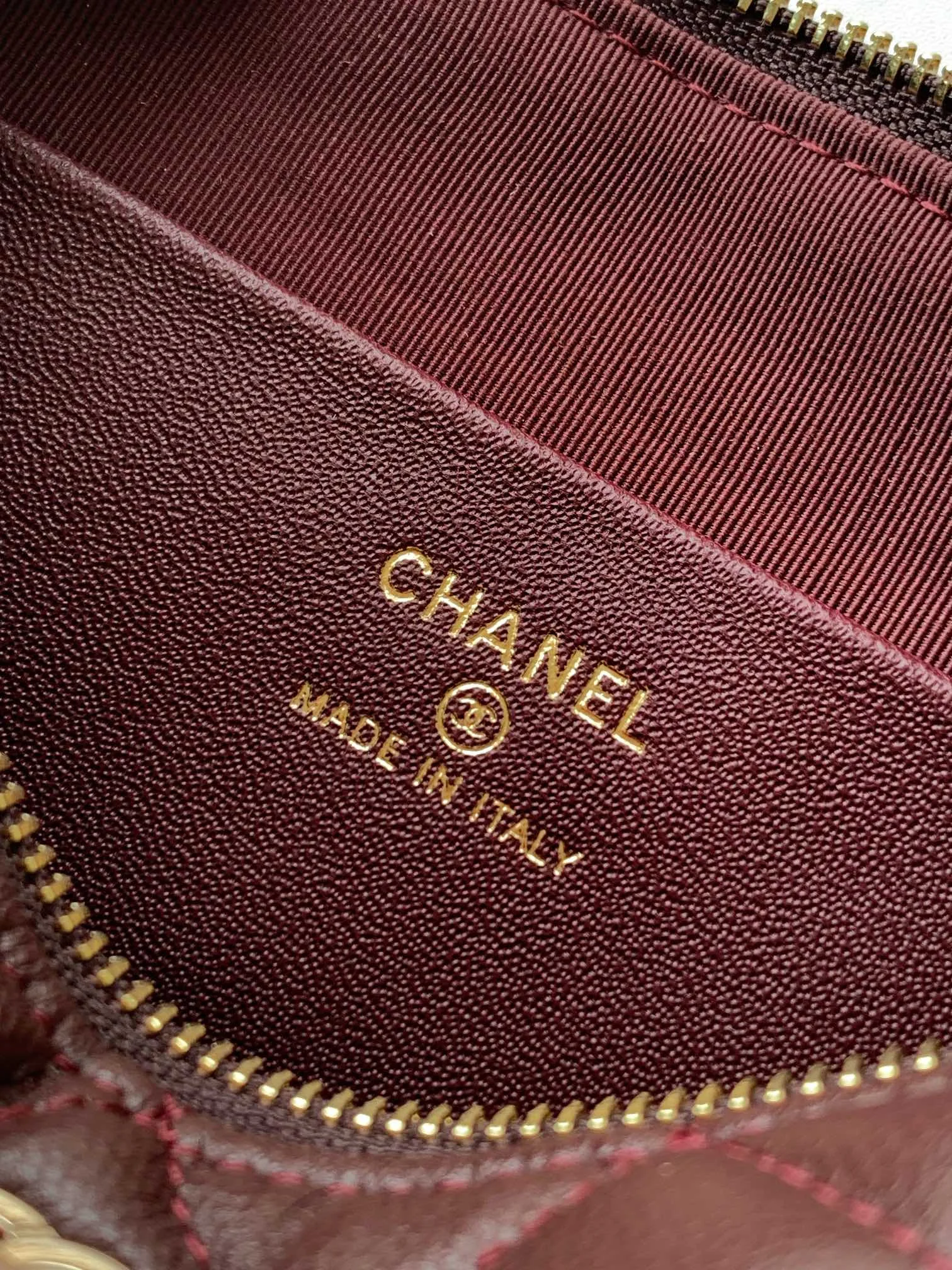 Chanel 25B Mahjong Bag Women s Crossbody Bag - Detail view 9