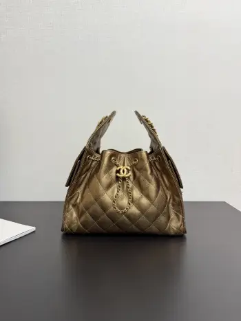 原厂皮 现货25c HOBO Bag本季爆款一眼心动的 可调节链 变身水桶包大小号适中 实用性强 则面两个小袋子适合出行 放手机护照很适合搭配 容量够大 上身也挺酷 尺寸 40*30*15cm 99443 30*26*14cm99442