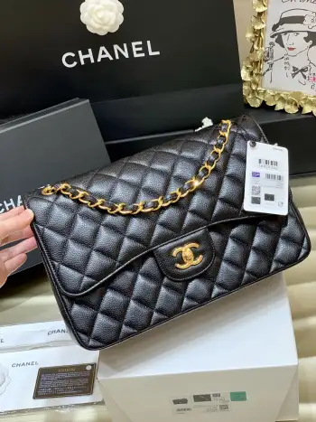 CF30 特级原厂大号jumbo经典款之Classic flap bag皮料 欧洲原厂haas原厂牛皮五金 意大利进口24k镀厚金全钢链条五金锁货源稀少 经常容易断货整个包的手感与真品完美达成一致 大号30cm
