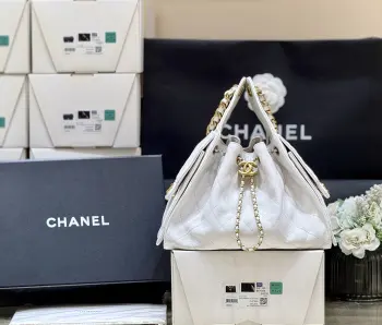 白色少量到货啦25S 春夏系列  ZP 47800购入 Chane1 25s 25bag荔枝皮 小香已经给它取了专属的名字了25火爆程度无需多说走秀上推荐最多的包 真的非常经典实用容量很大 超级百搭 推荐 原厂正品haas荔枝小牛皮AS5293 30*26*14cm 