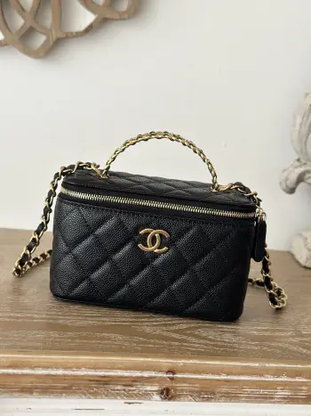   芯片版Chanel香奈儿2022p新款化妆盒子包chanel新款羊皮手挽字母盒子包 羊皮到手啦愿新款手挽带cclogo58很精美国容量也是足够优秀 尺寸 16*9.5*8款号 66017. 颜色 黑色  球纹  配包装 