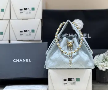 浅蓝色25S 春夏系列ZP 47800购入Chane1 25s 25bag荔枝皮小香已经给它取了专属的名字了25火爆程度无需多说走秀上推荐最多的包 真的非常经典实用容量很大 超级百搭 推荐原厂正品haas荔枝小牛皮AS5293 30*26*14cm 