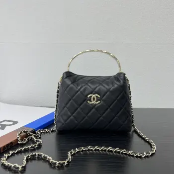 25s新品球纹牛皮 钢制亮金五金尺寸:18cmx13cmx7cm 型号:AP4591