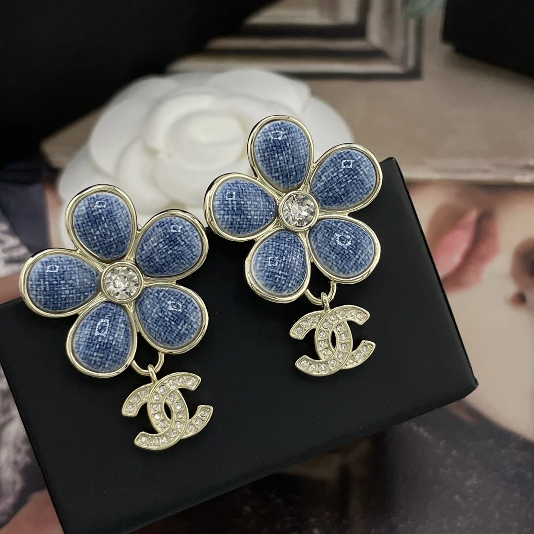 Chanel Imitation Chanel denim floral drop C earrings - Detail view 5