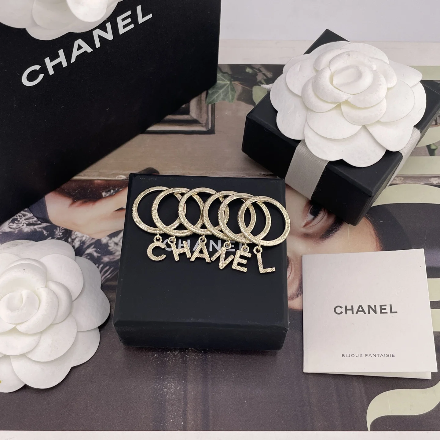 Chanel Six-piece letter ring set - Detail view 1