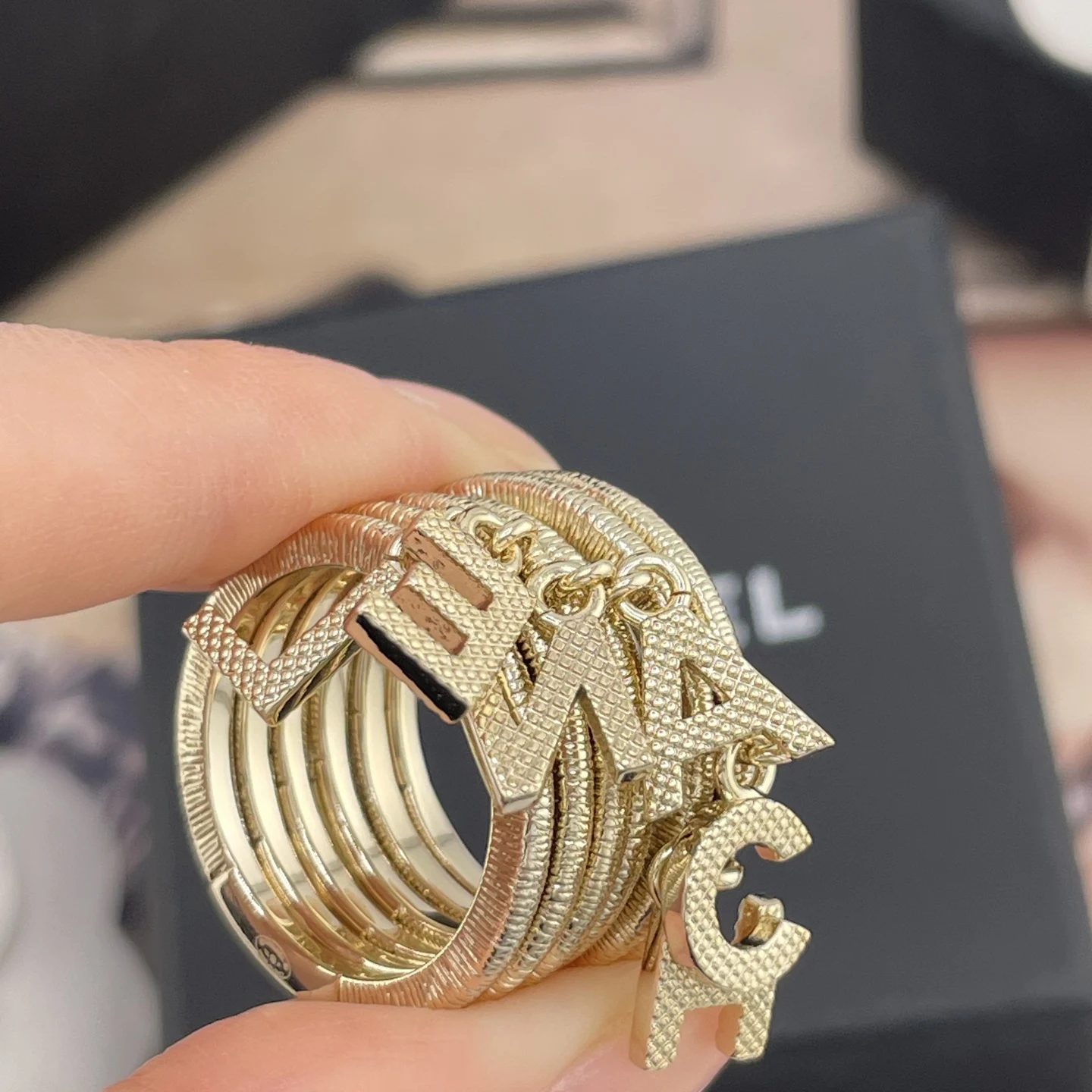 Chanel Six-piece letter ring set - Detail view 5
