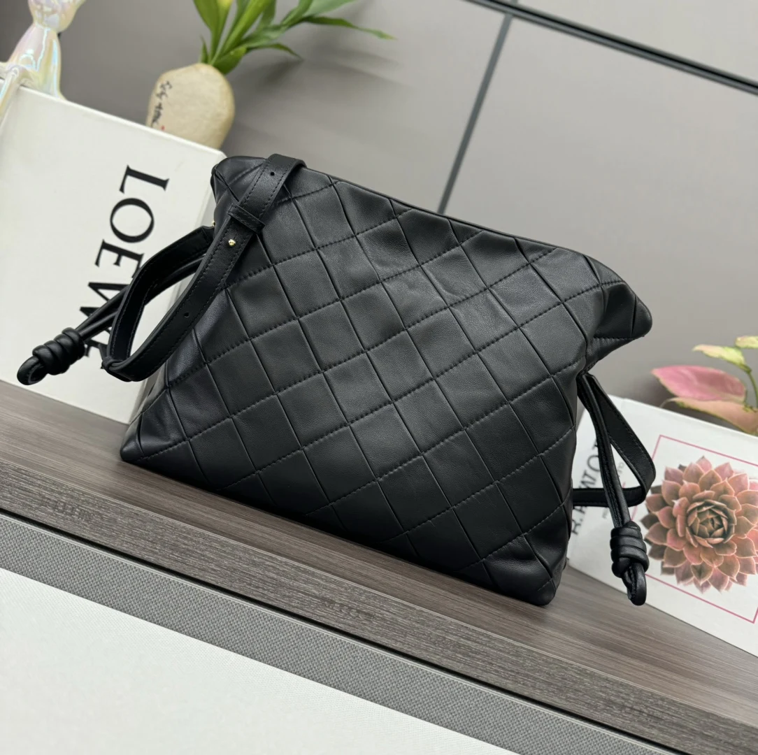 Loewe 262487 Flamenco Grab Bag Crossbody Bag - Detail view 1