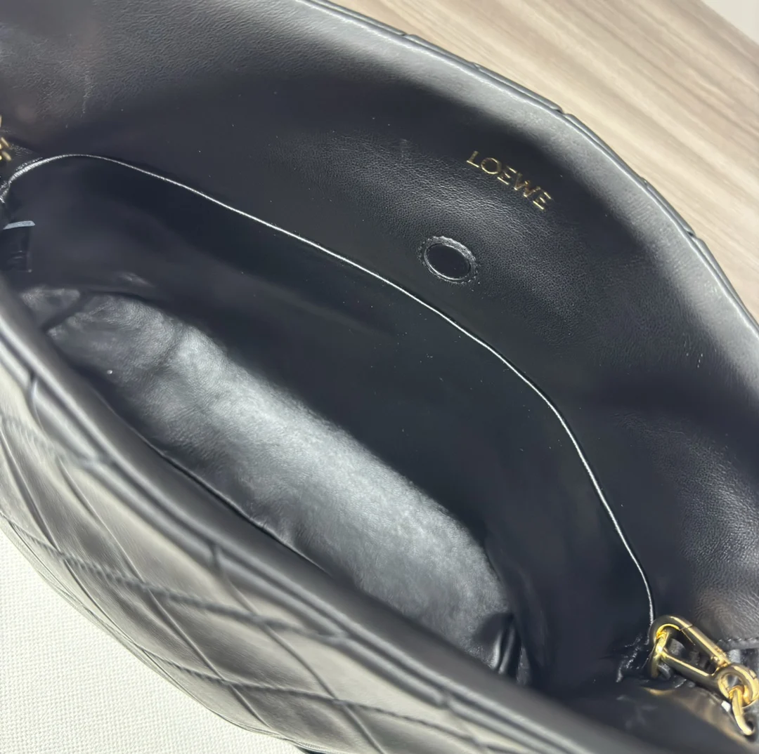 Loewe 262487 Flamenco Grab Bag Crossbody Bag - Detail view 8