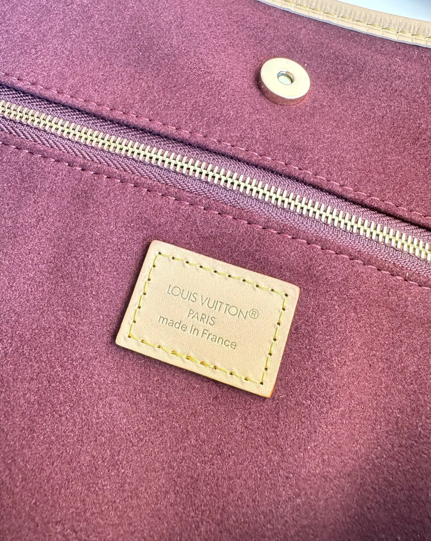 Louis Vuitton Original Overseas M25877 Again Handbag Shoulder Bag - Detail view 9