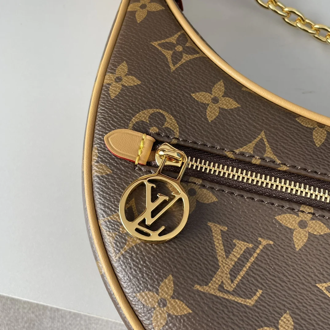 LV海外原单M81098 Croissant 手袋 斜挎包 - 细节图 5