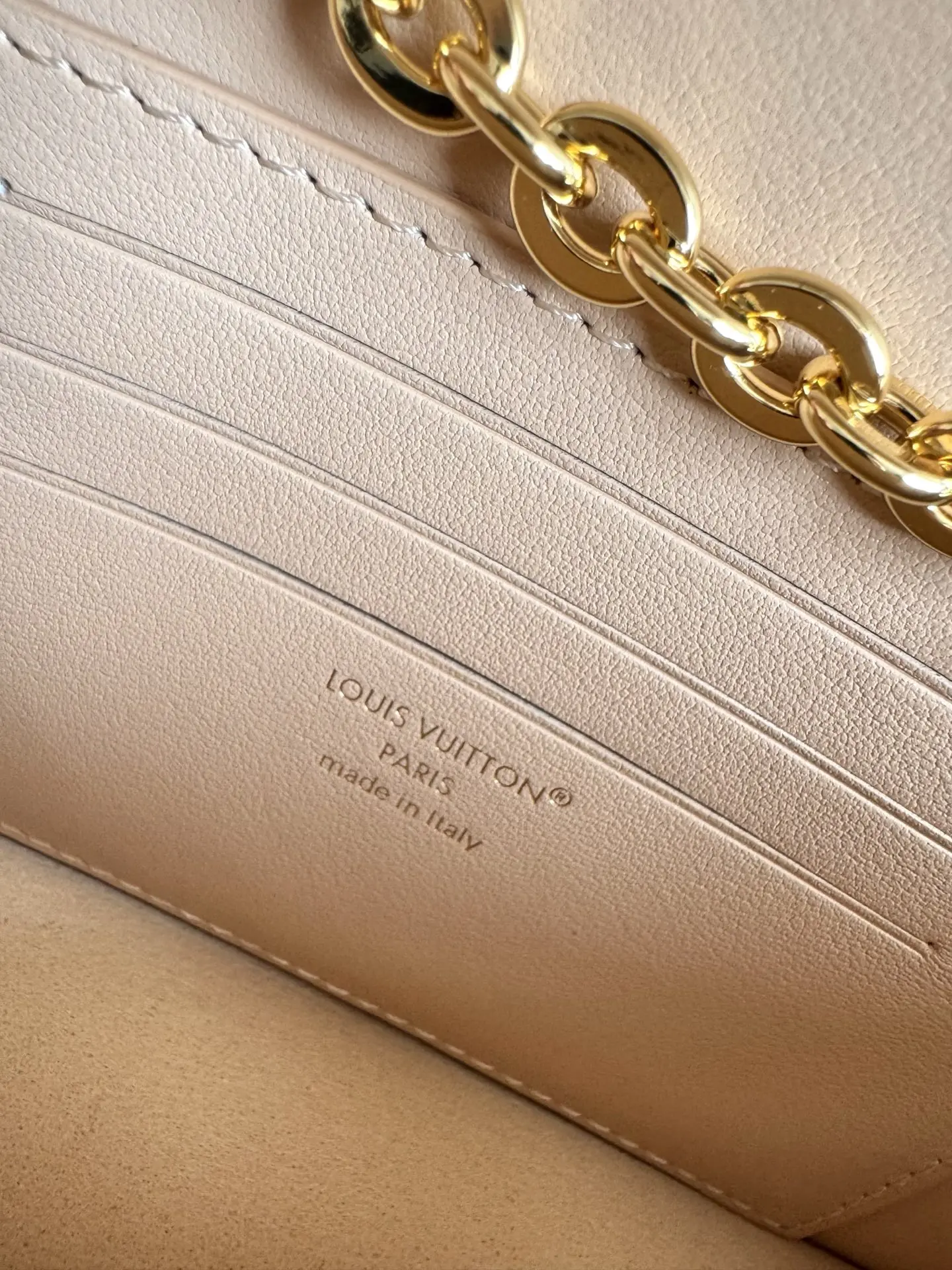 LV海外原单M14581 Wallet On Chain 手袋 女士斜挎包 - 细节图 9