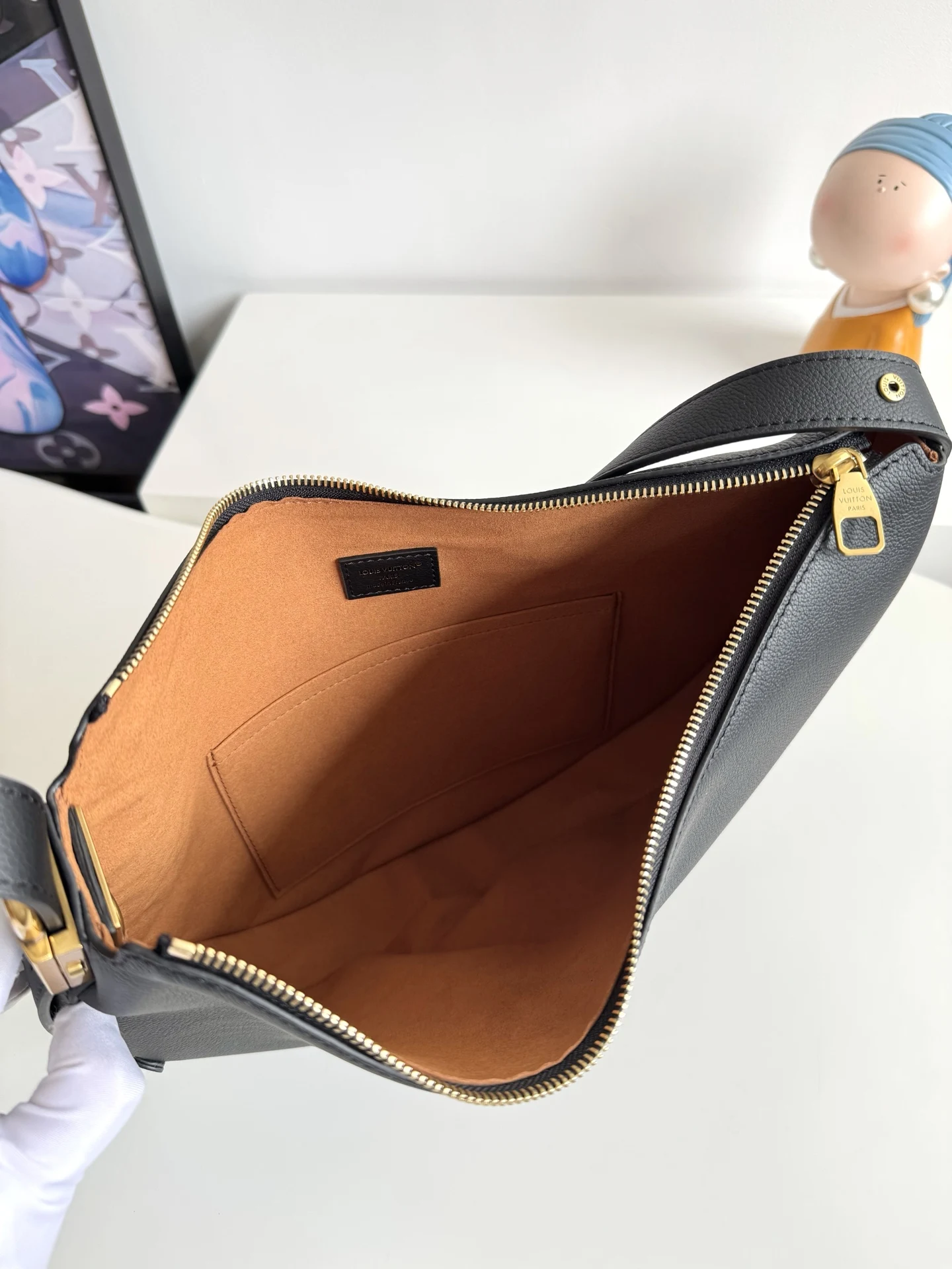Louis Vuitton Overseas Original M14417 Low Key Cookie Medium Handbag Women s Shoulder Bag - Detail view 7