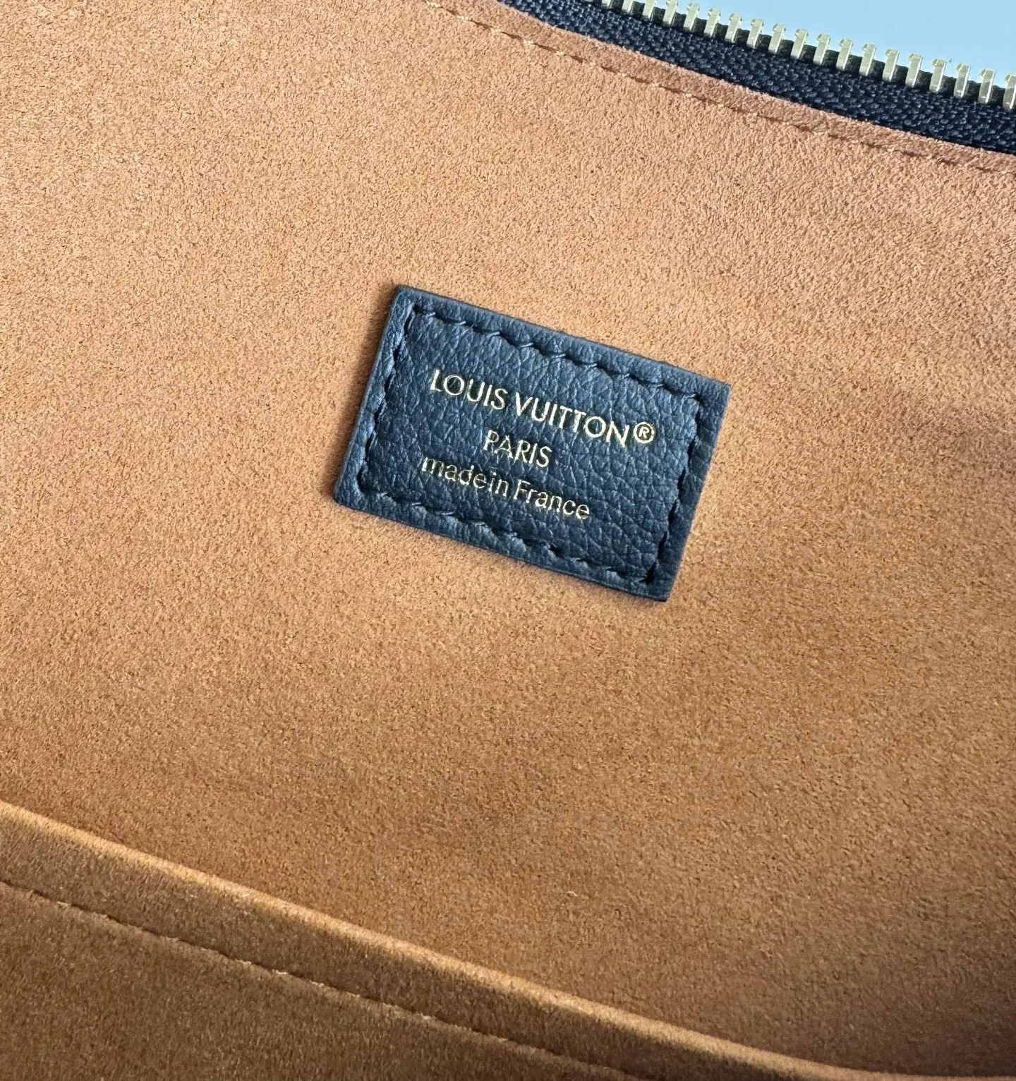 Louis Vuitton Overseas Original M14417 Low Key Cookie Medium Handbag Women s Shoulder Bag - Detail view 8