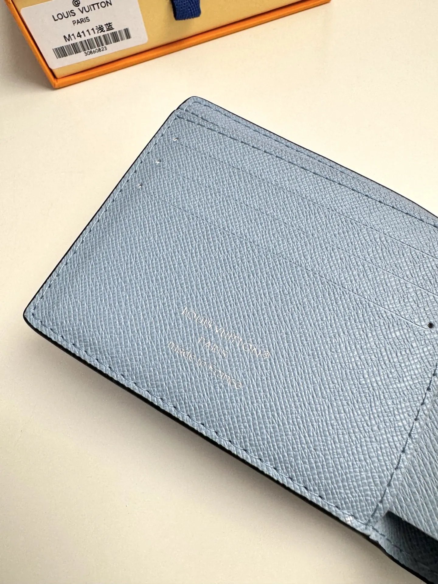 Louis Vuitton Overseas Original M14111 Multiple Wallet - Detail view 8