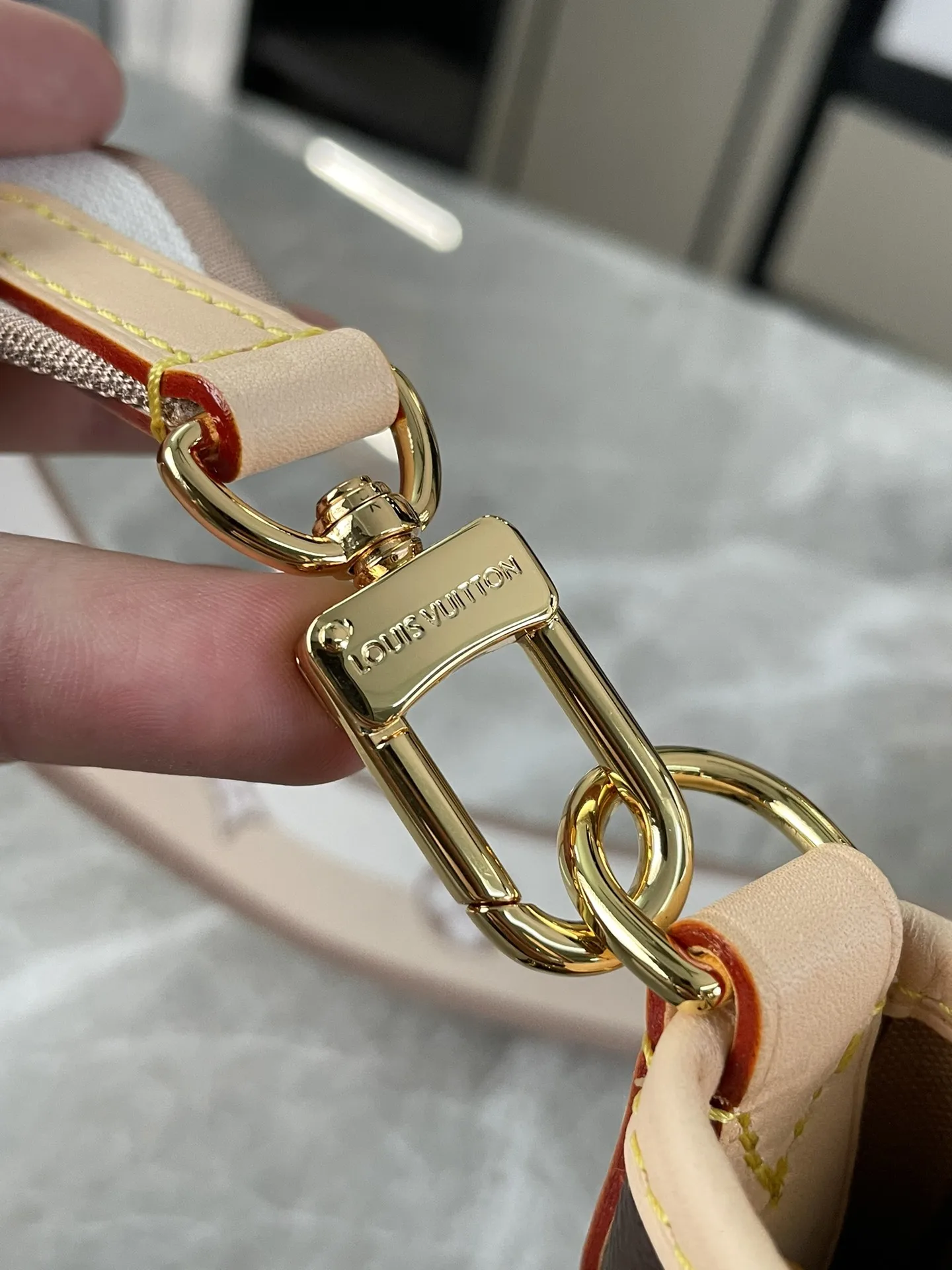 LV海外原单M46705 Neverfull 迷你 手提斜挎包 - 细节图 5