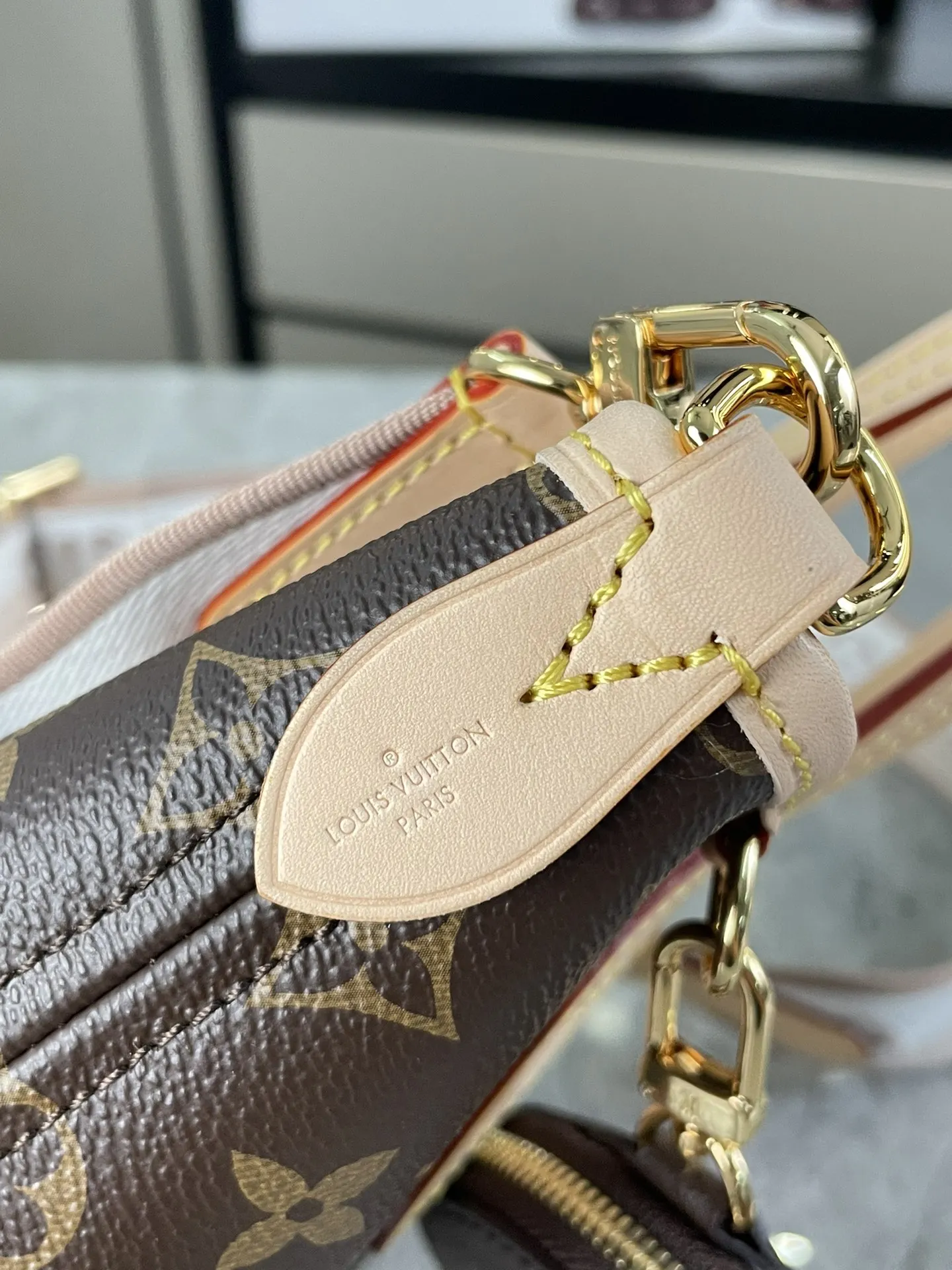 LV海外原单M46705 Neverfull 迷你 手提斜挎包 - 细节图 6
