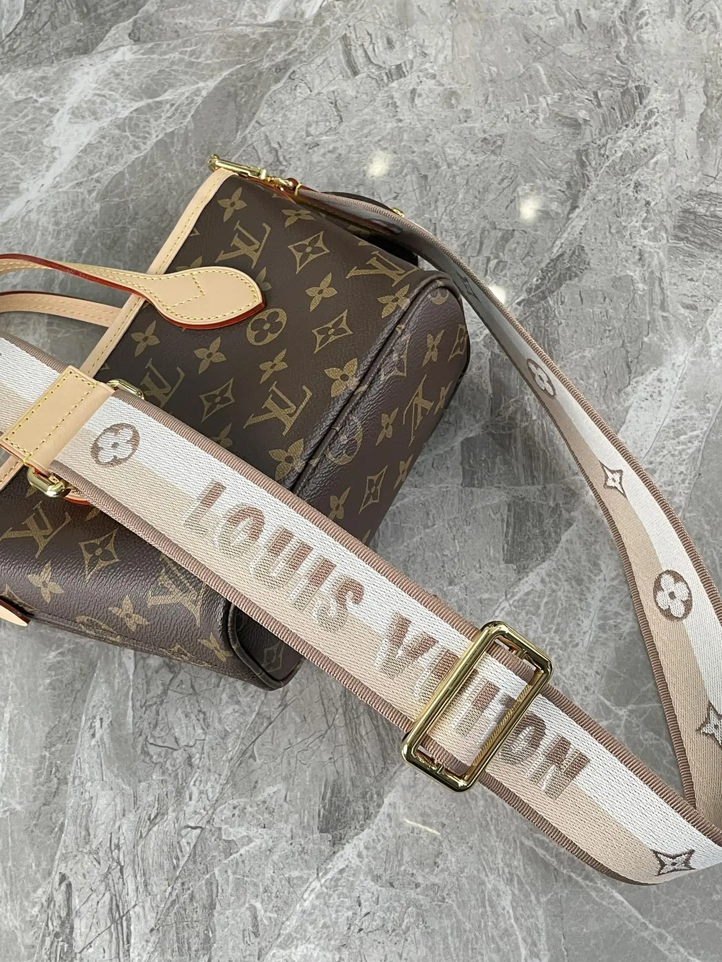 LV海外原单M46705 Neverfull 迷你 手提斜挎包 - 细节图 8