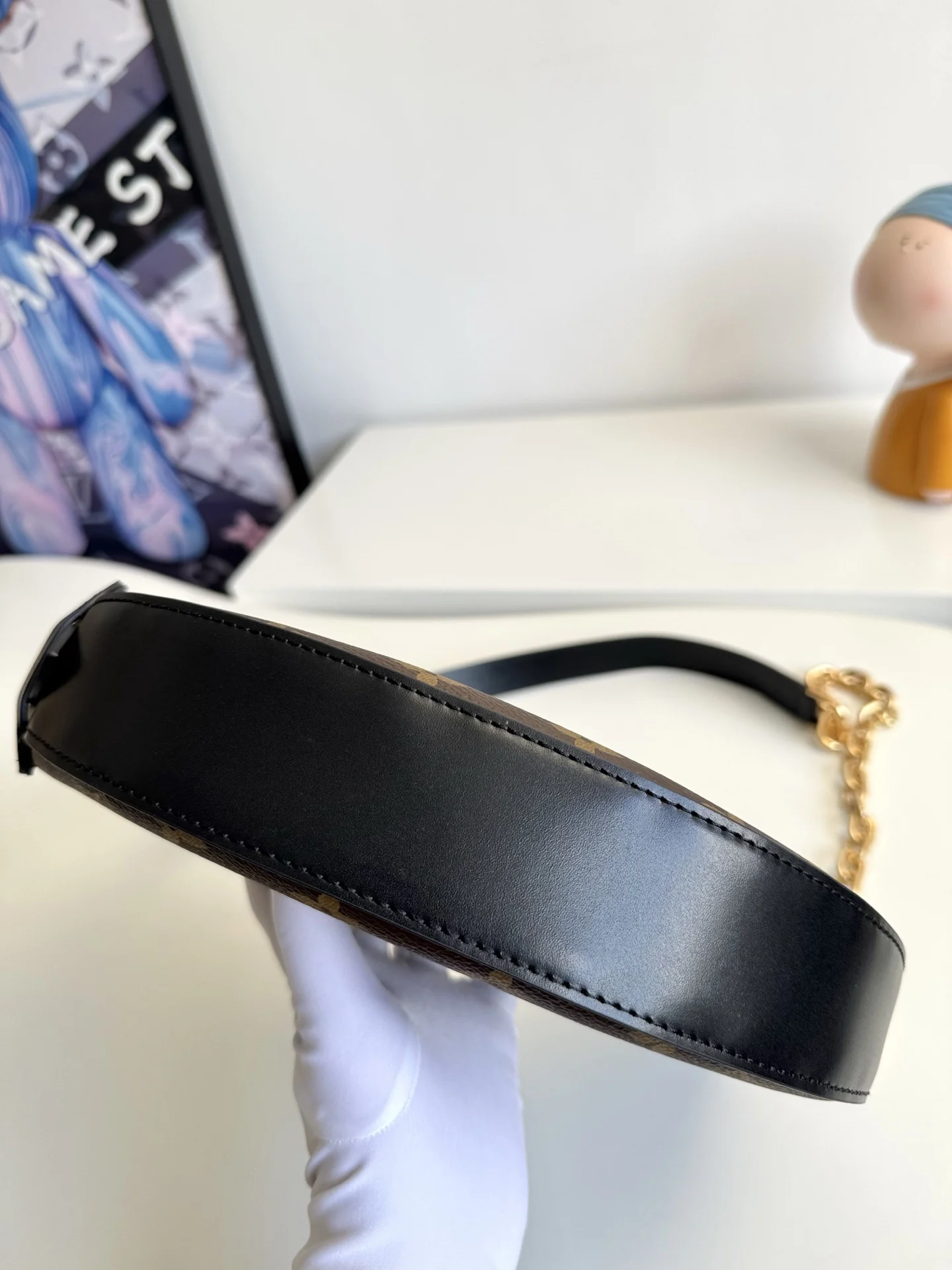 Louis Vuitton Original Overseas M15056 Cookie BB Handbag Shoulder Bag - Detail view 4