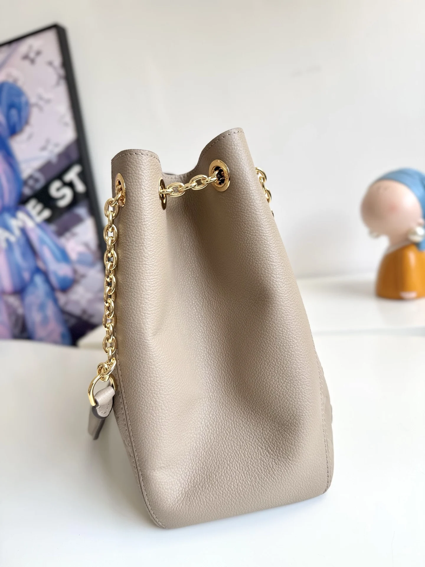 Louis Vuitton Original Overseas M14658 Anytime Medium Handbag Women s Shoulder Backpack - Detail view 2