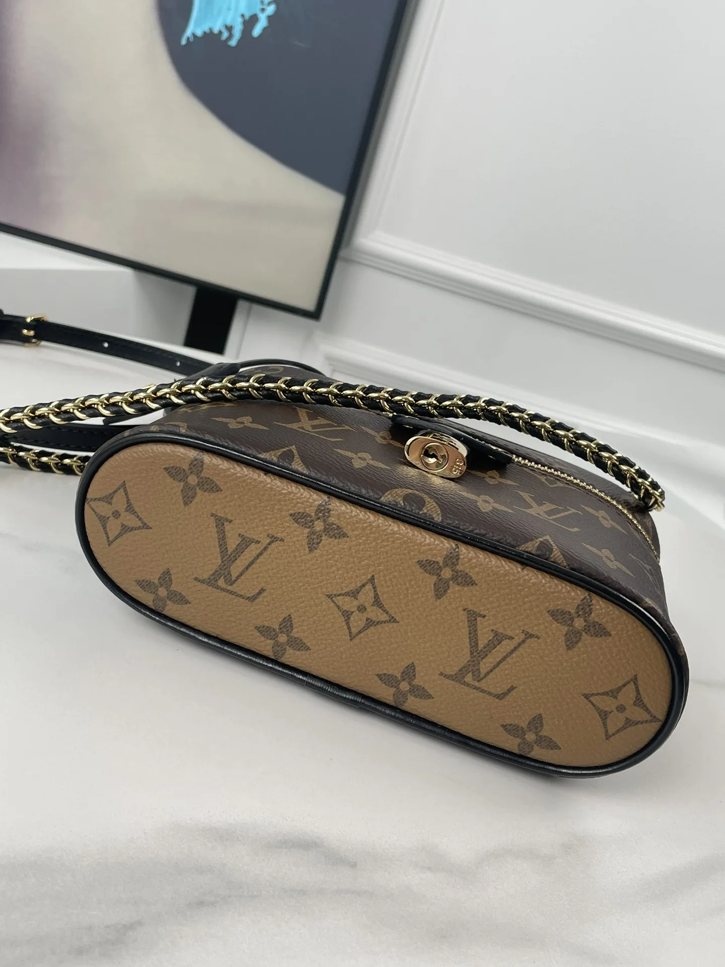 LV海外原单M47125 Vanity Chain Pouch 手袋 手提斜挎包 - 细节图 4