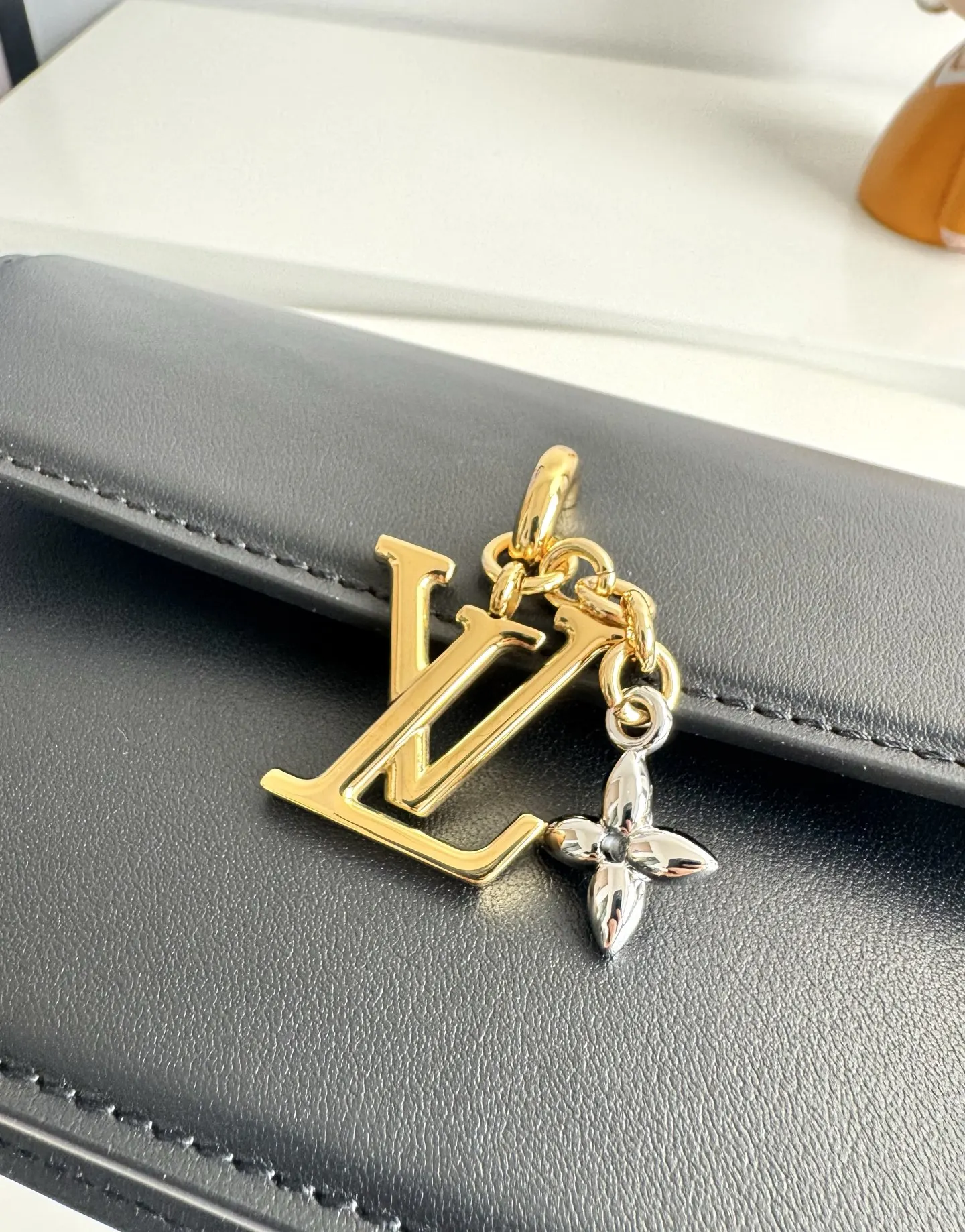 LV海外原单M14564 Wallet On Chain 手袋 女士斜挎包 - 细节图 7