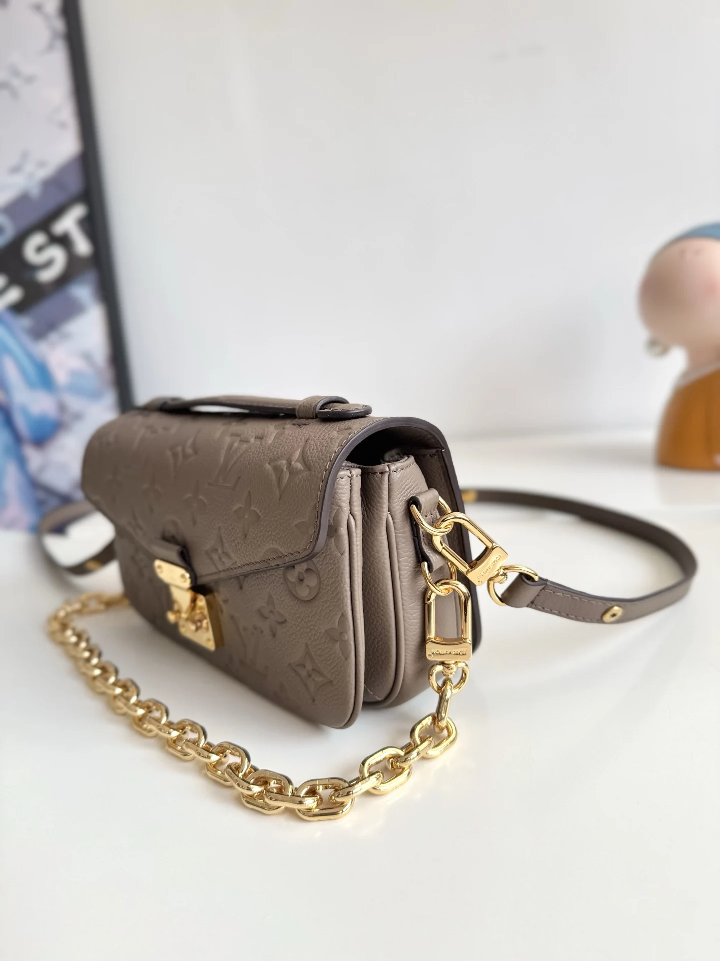 LV海外原单M25910 Pochette Metis East West 手袋 斜挎包 - 细节图 2