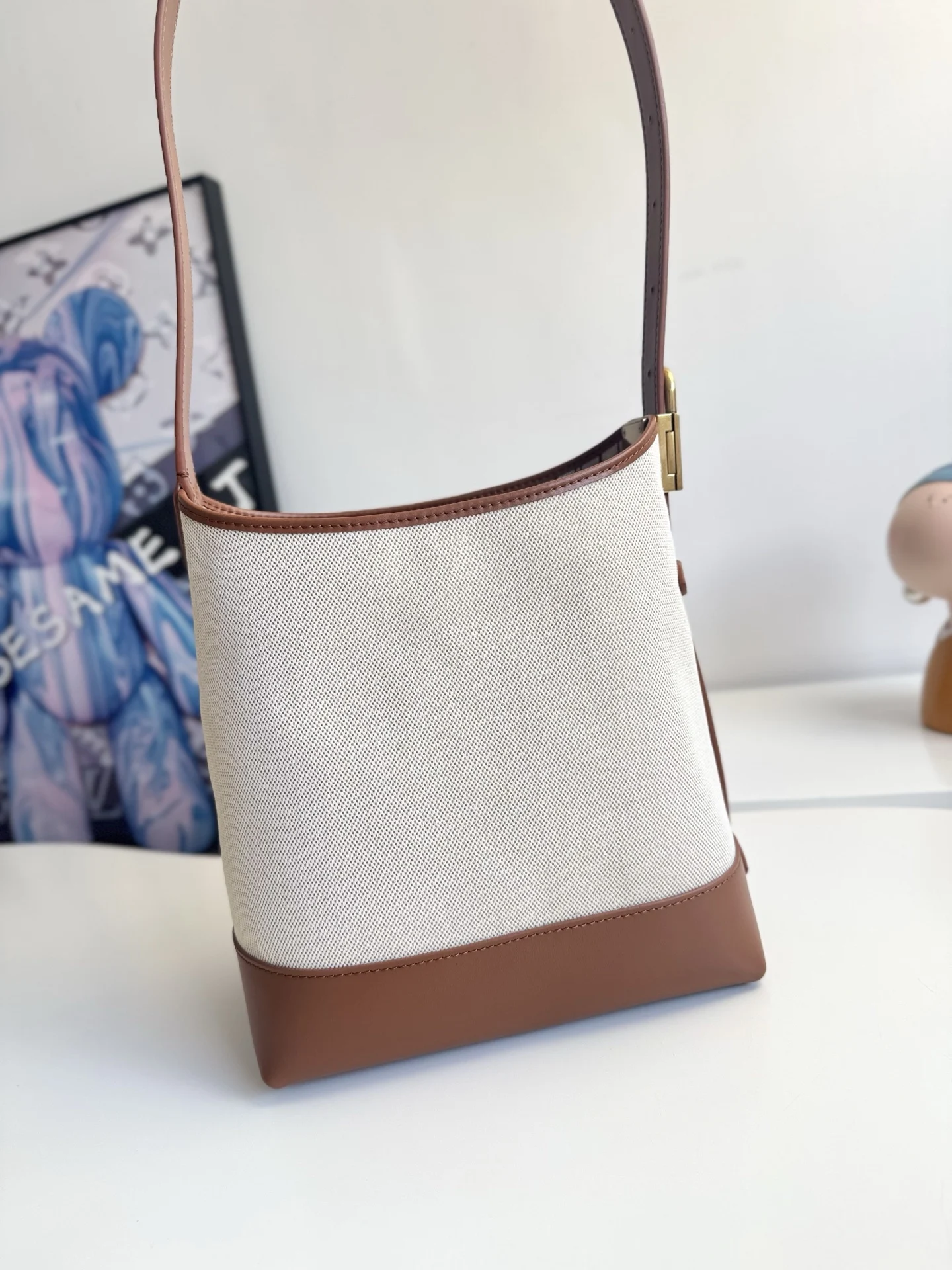 Louis Vuitton Overseas Original M25468 Low Key Hobo Small Handbag Shoulder Bag - Detail view 3