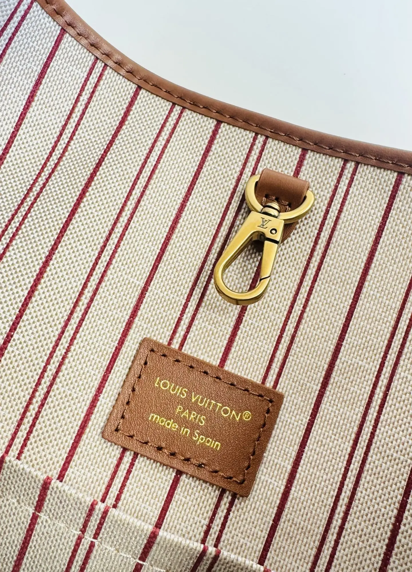 Louis Vuitton Overseas Original M25468 Low Key Hobo Small Handbag Shoulder Bag - Detail view 9
