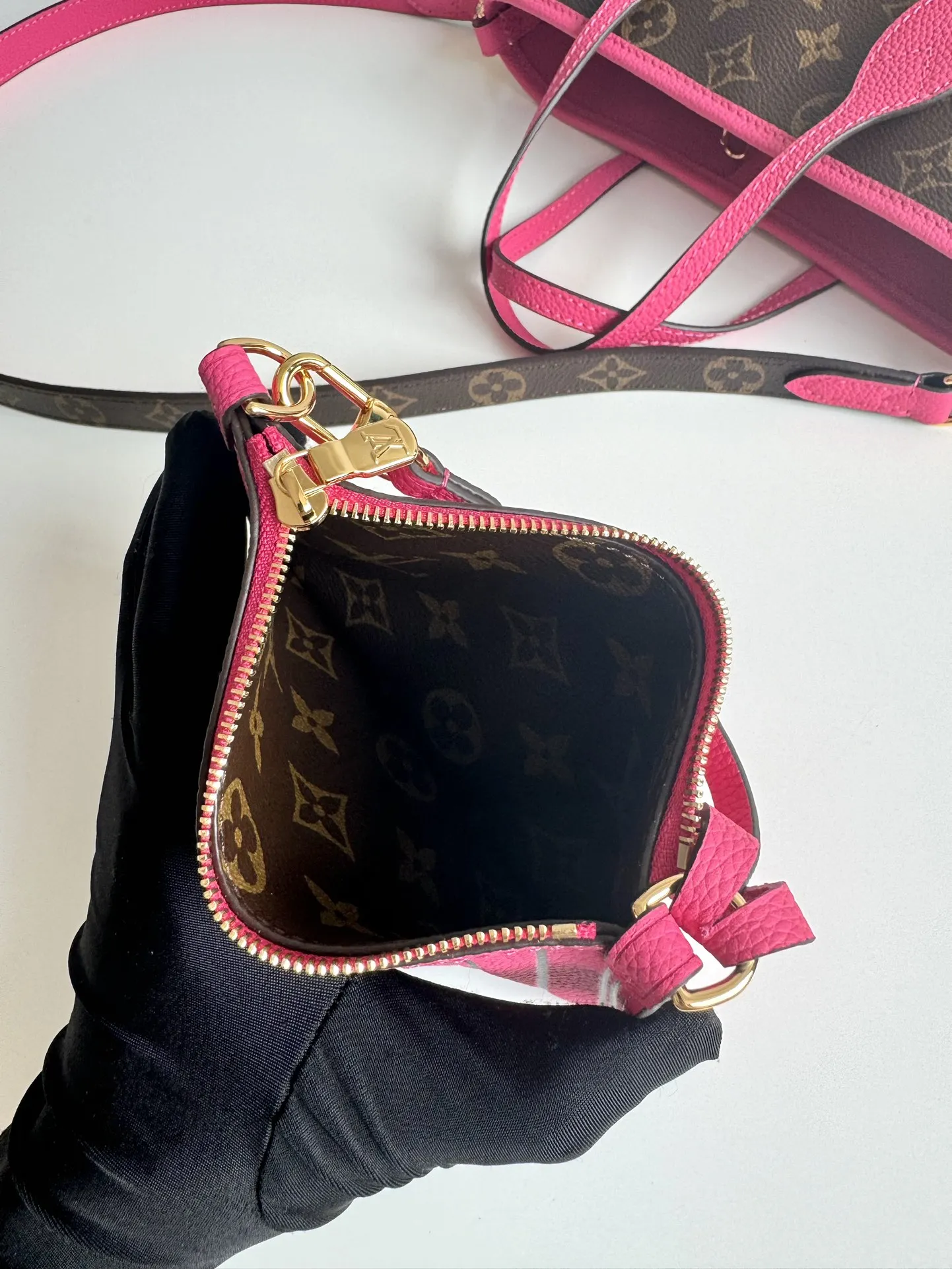 LV海外原单M12106 Neverfull Bandouliere Inside Out BB 手袋 手提斜挎包 - 细节图 9