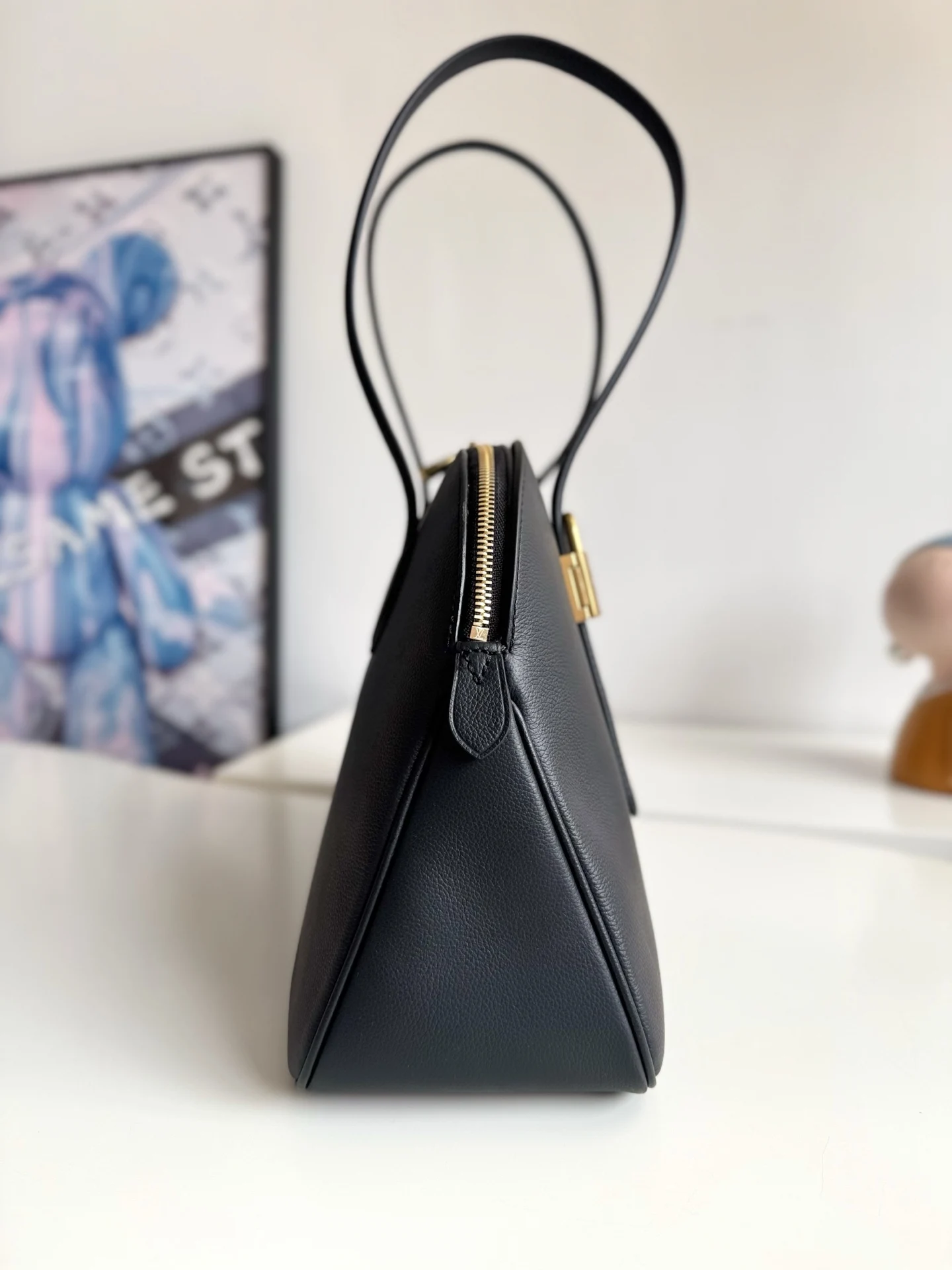 Louis Vuitton Overseas Original M26257 Low Key Tote Bag - Detail view 2