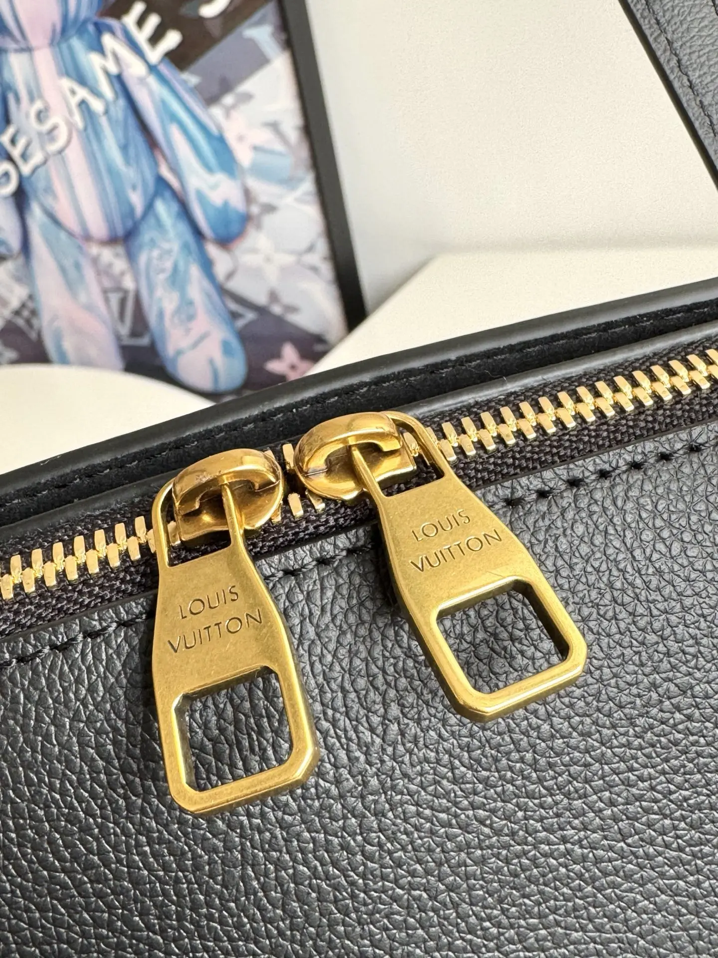 Louis Vuitton Overseas Original M26257 Low Key Tote Bag - Detail view 7
