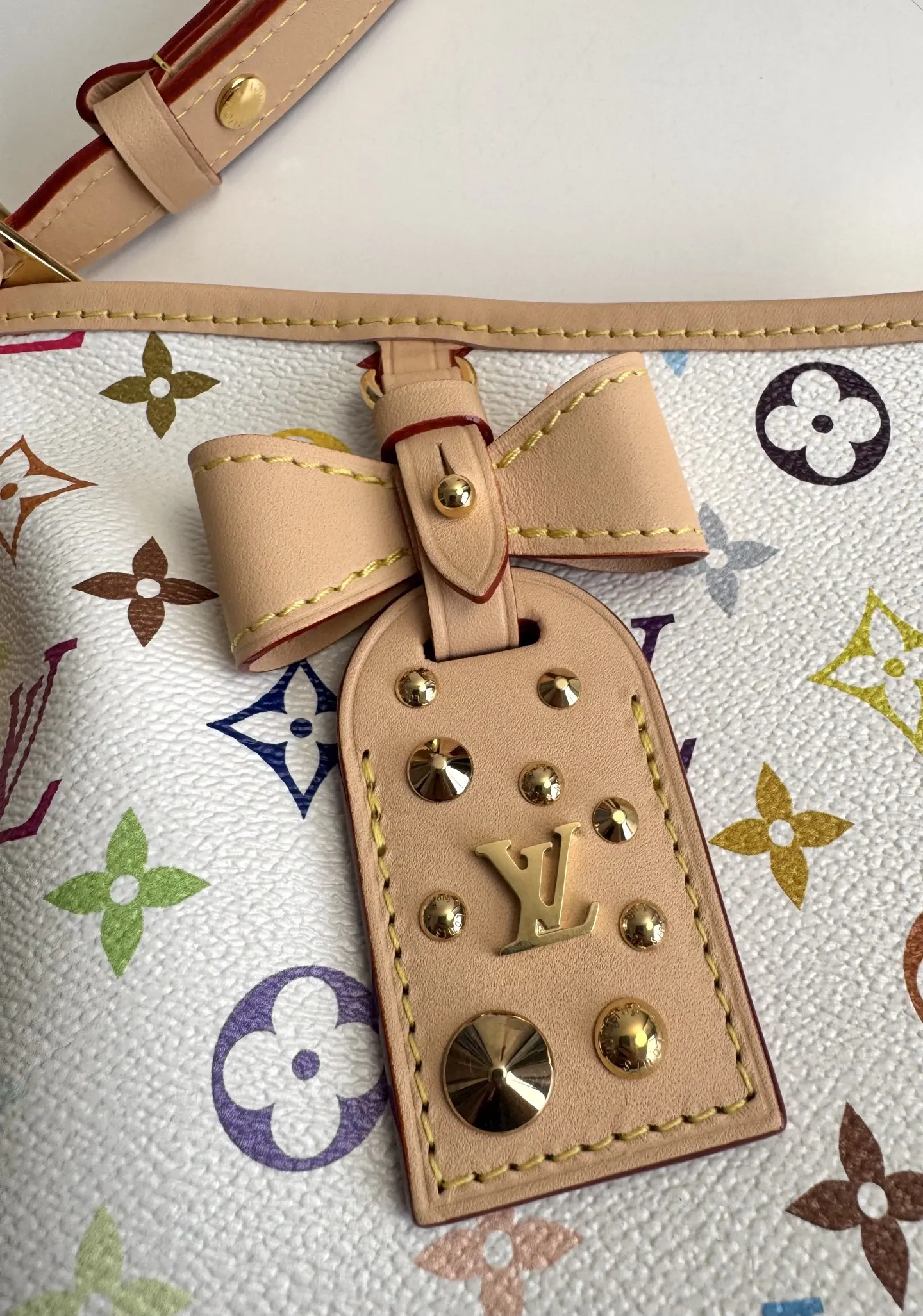 Louis Vuitton Overseas Original M27578 Carryall East West Shoulder Bag - Detail view 6